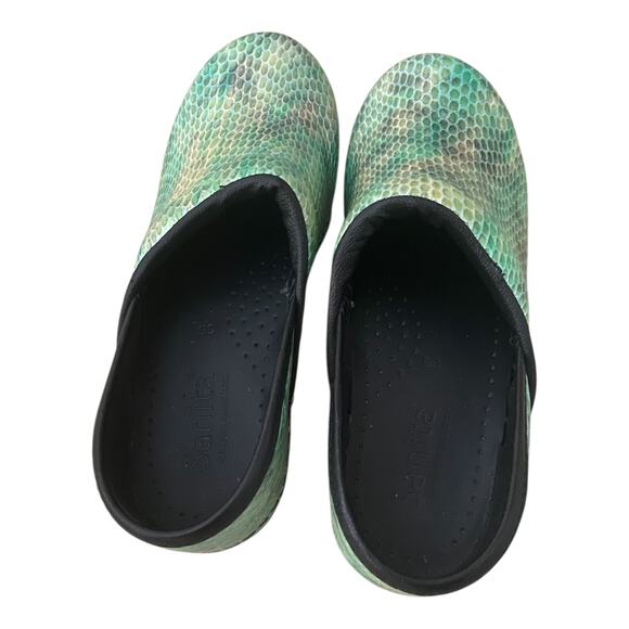 Sanita Professional Patent Leather Clogs EU 35 US 4 Iridescent Green Snake Print - Picture 8 of 15